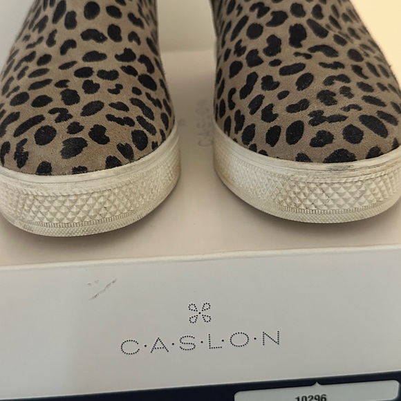 Caslon Aidy water resistant wedge sneaker with box. - Picture 2 of 6